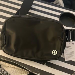 lululemon black belt bag NWT